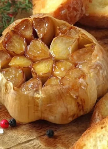 Air fryer roasted garlic recipe with cloves ready for cooking